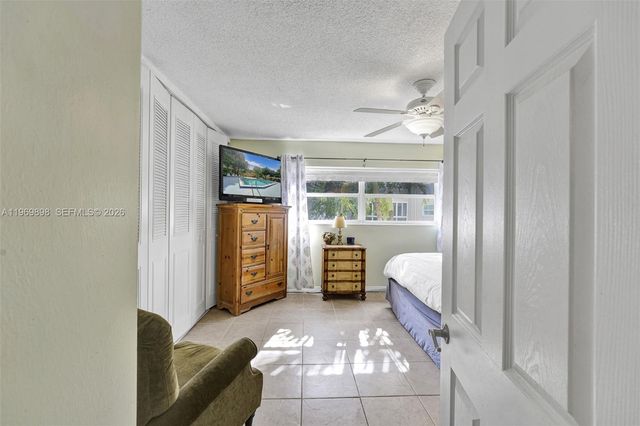 3430 NW 52nd Ave 210, Lauderdale Lakes, FL 33319