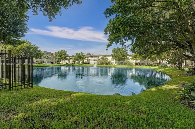 3430 NW 52nd Ave 210, Lauderdale Lakes, FL 33319