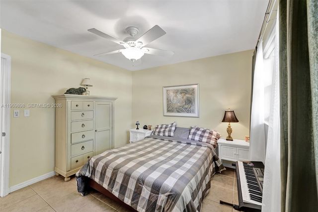 3430 NW 52nd Ave 210, Lauderdale Lakes, FL 33319