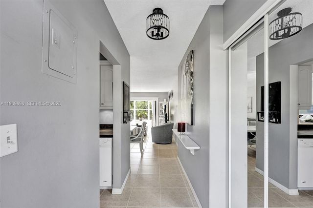 3430 NW 52nd Ave 210, Lauderdale Lakes, FL 33319