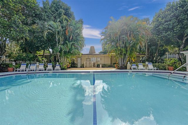 3430 NW 52nd Ave 210, Lauderdale Lakes, FL 33319