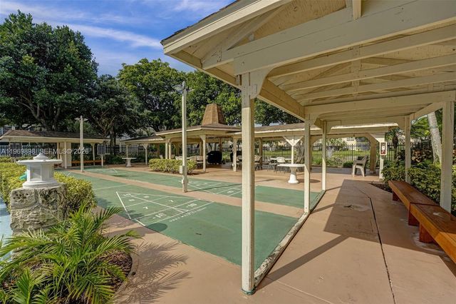 3430 NW 52nd Ave 210, Lauderdale Lakes, FL 33319