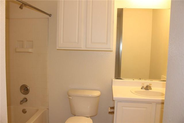 107 Outfitter DR, Bastrop, TX 78602