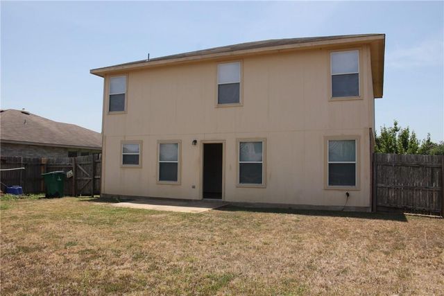 107 Outfitter DR, Bastrop, TX 78602