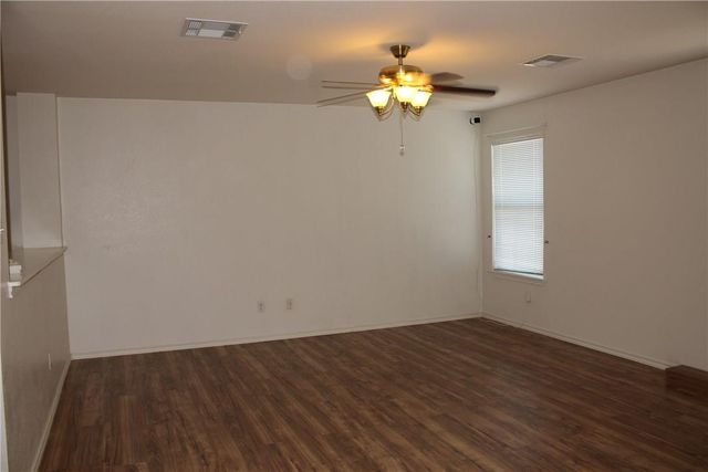 107 Outfitter DR, Bastrop, TX 78602