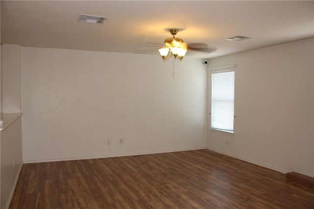 107 Outfitter DR, Bastrop, TX 78602