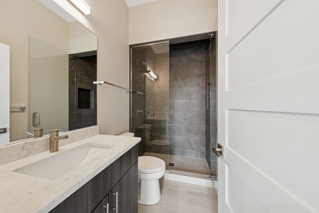 1917 W Division Street 2, Chicago, IL 60622