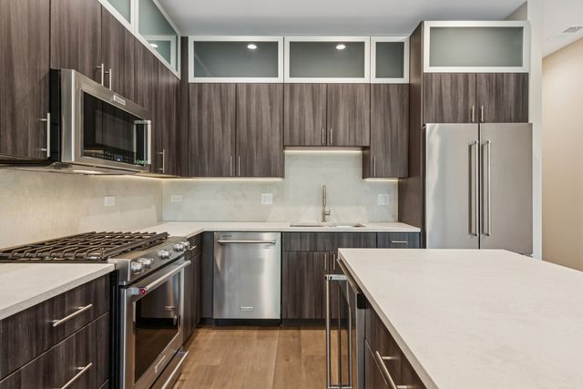 1917 W Division Street 2, Chicago, IL 60622