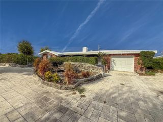 3205 BOUGAINVILLEA STREET, Sarasota, FL 34239