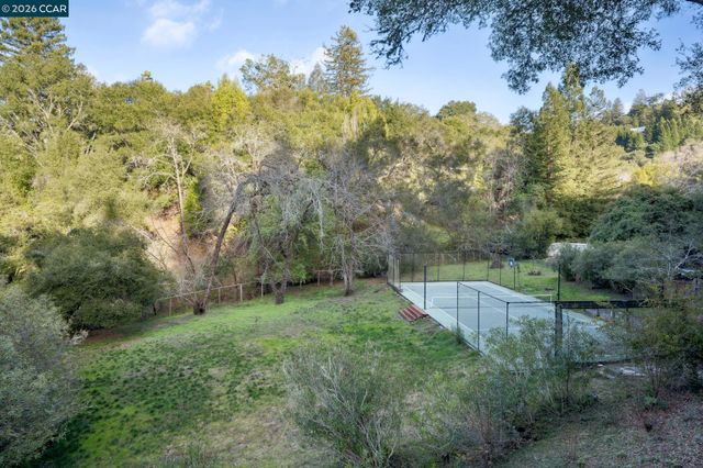 49 Tiger Tail Court, Orinda, CA 94563