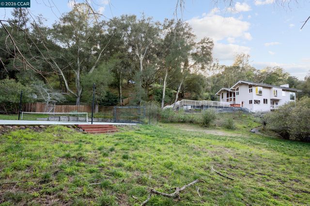 49 Tiger Tail Court, Orinda, CA 94563