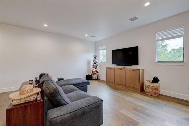 5710 N Miller Avenue, Oklahoma City, OK 73112