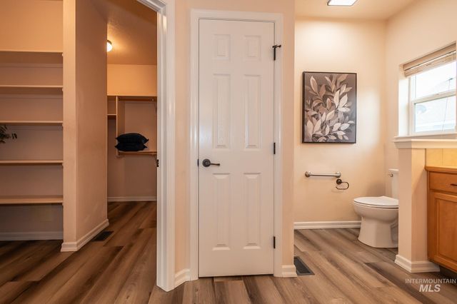 511 N School Ave, Kuna, ID 83634