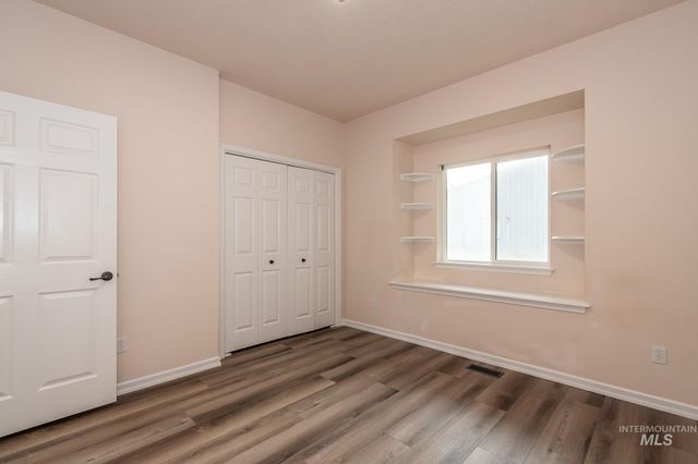 511 N School Ave, Kuna, ID 83634