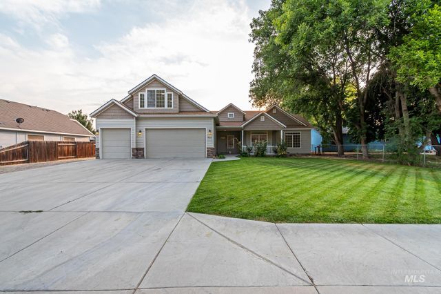 511 N School Ave, Kuna, ID 83634