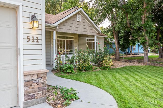 511 N School Ave, Kuna, ID 83634