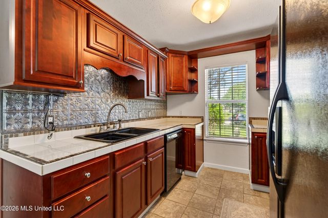 337 Rebecca Avenue, Pass Christian, MS 39571