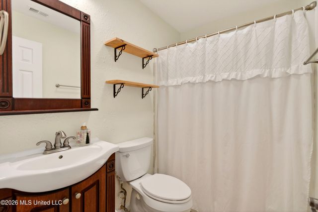 337 Rebecca Avenue, Pass Christian, MS 39571