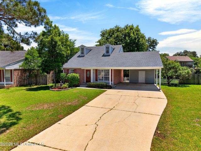 337 Rebecca Avenue, Pass Christian, MS 39571