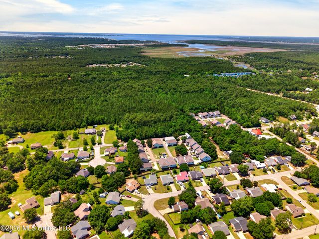 337 Rebecca Avenue, Pass Christian, MS 39571