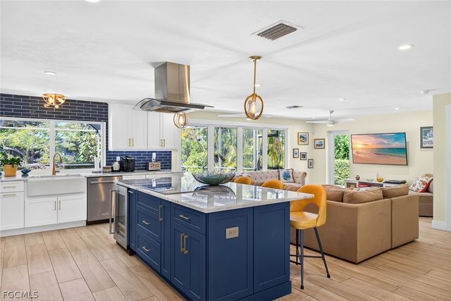 1065 Fish Crow RD, Sanibel, FL 33957