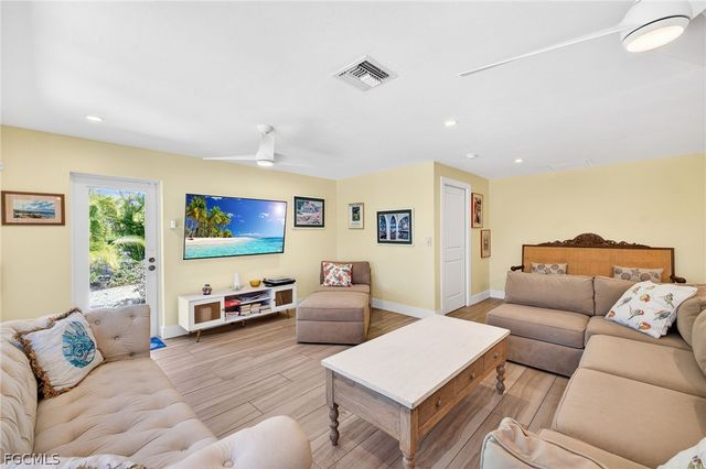 1065 Fish Crow RD, Sanibel, FL 33957