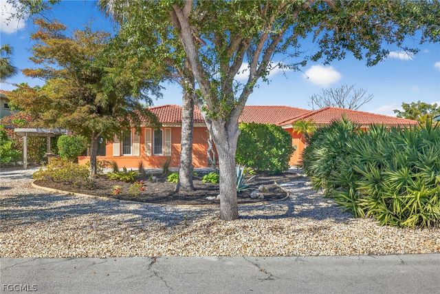 1065 Fish Crow RD, Sanibel, FL 33957