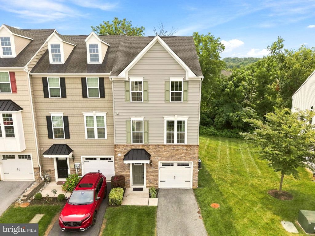 130 CRICKET DR, MALVERN, PA 19355 — exterior