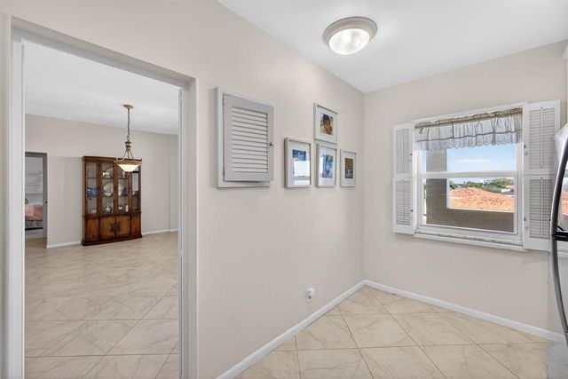 105 Paradise Harbour Boulevard 506, North Palm Beach, FL 33408