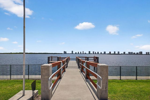 105 Paradise Harbour Boulevard 506, North Palm Beach, FL 33408