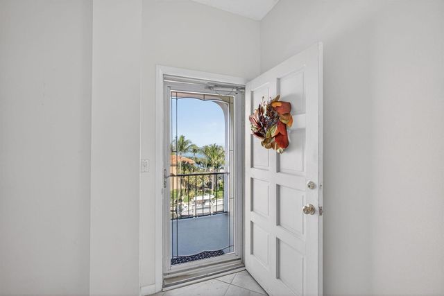 105 Paradise Harbour Boulevard 506, North Palm Beach, FL 33408