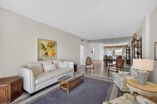 105 Paradise Harbour Boulevard 506, North Palm Beach, FL 33408
