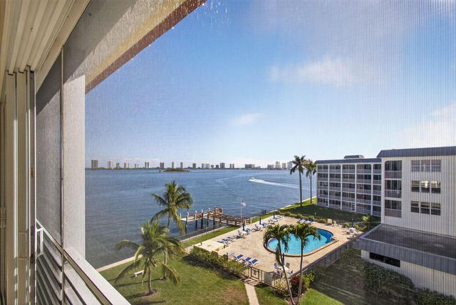 105 Paradise Harbour Boulevard 506, North Palm Beach, FL 33408
