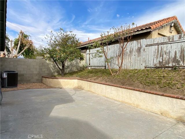 1084 Jacaranda Road, Colton, CA 92324