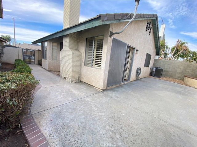 1084 Jacaranda Road, Colton, CA 92324
