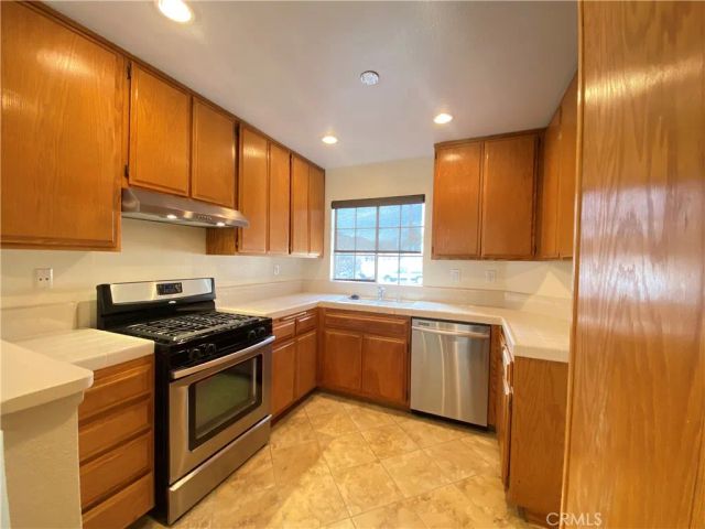1084 Jacaranda Road, Colton, CA 92324