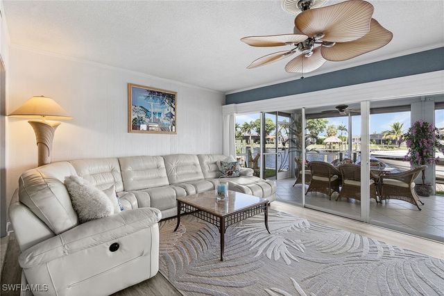 1935 SE 36th TER, Cape Coral, FL 33904