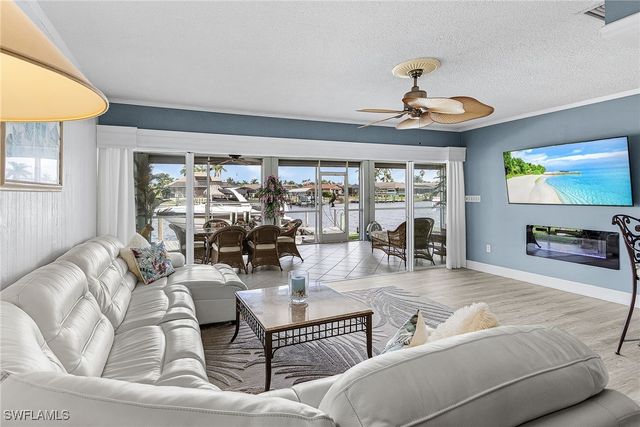 1935 SE 36th TER, Cape Coral, FL 33904