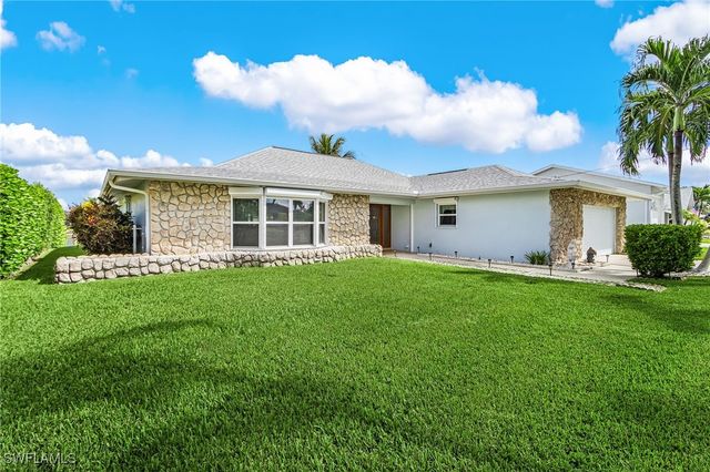 1935 SE 36th TER, Cape Coral, FL 33904