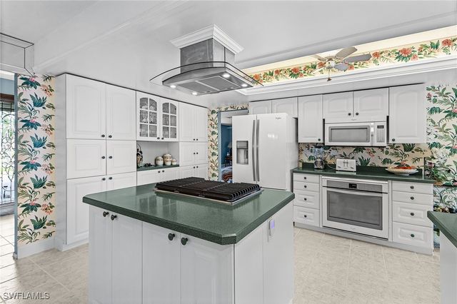 1935 SE 36th TER, Cape Coral, FL 33904