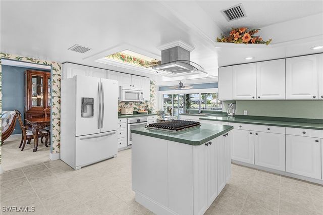 1935 SE 36th TER, Cape Coral, FL 33904