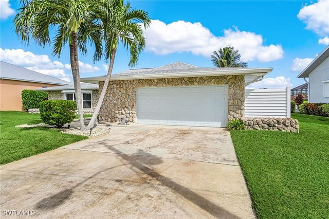 1935 SE 36th TER, Cape Coral, FL 33904