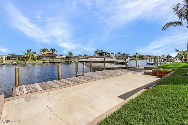 1935 SE 36th TER, Cape Coral, FL 33904