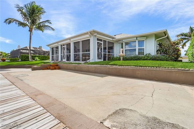 1935 SE 36th TER, Cape Coral, FL 33904