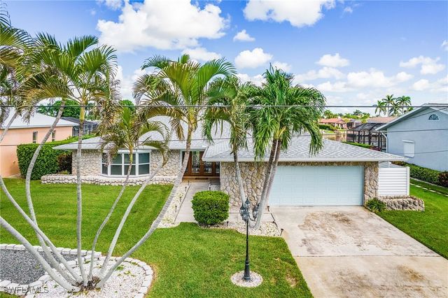 1935 SE 36th TER, Cape Coral, FL 33904