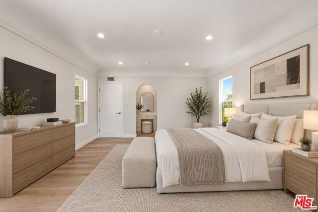 3022 W 73rd Street, Los Angeles, CA 90043