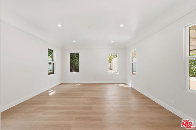 3022 W 73rd Street, Los Angeles, CA 90043