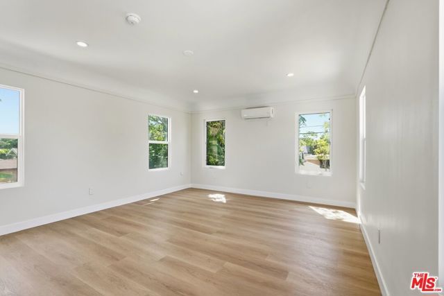3022 W 73rd Street, Los Angeles, CA 90043