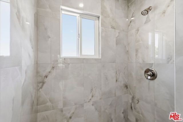 3022 W 73rd Street, Los Angeles, CA 90043