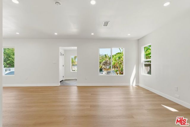 3022 W 73rd Street, Los Angeles, CA 90043